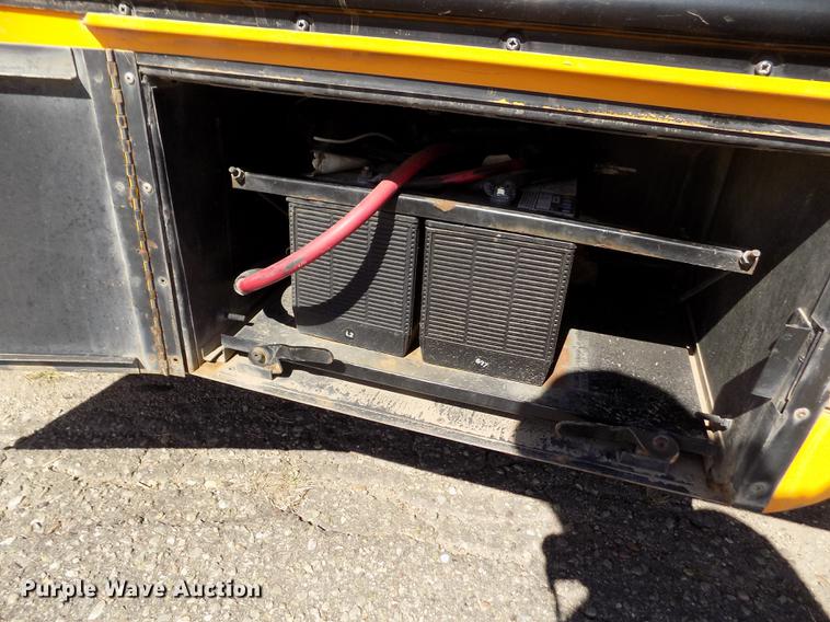 image for item ER9184 1999 International 3800 school bus