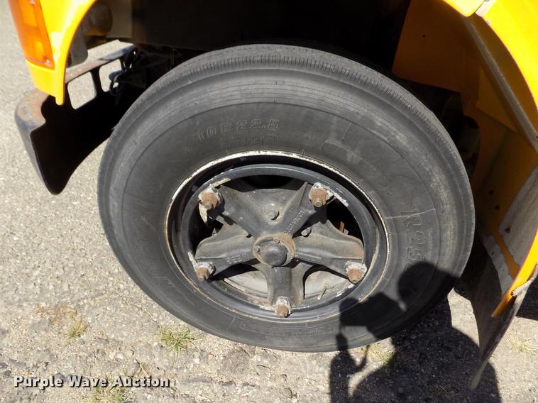 image for item ER9184 1999 International 3800 school bus