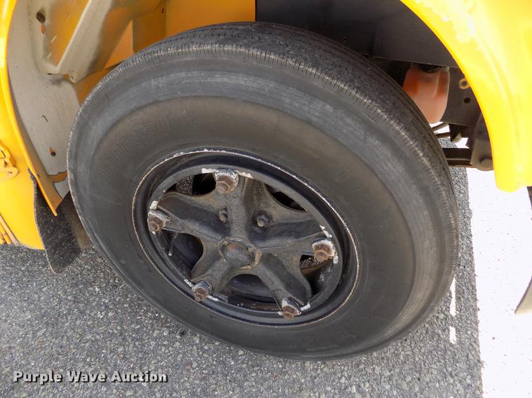 image for item ER9184 1999 International 3800 school bus