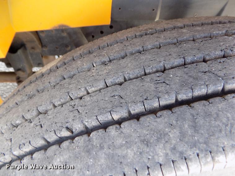 image for item ER9184 1999 International 3800 school bus