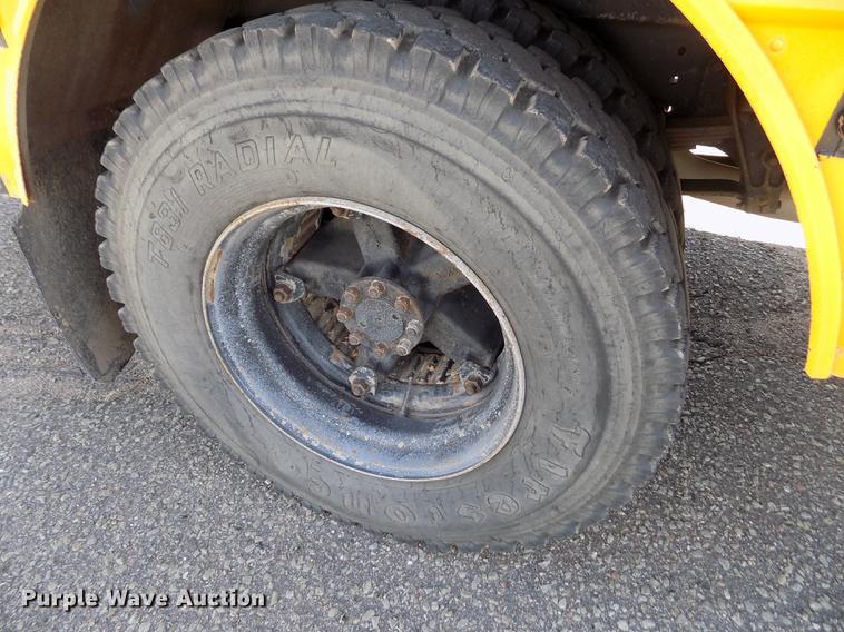 image for item ER9184 1999 International 3800 school bus