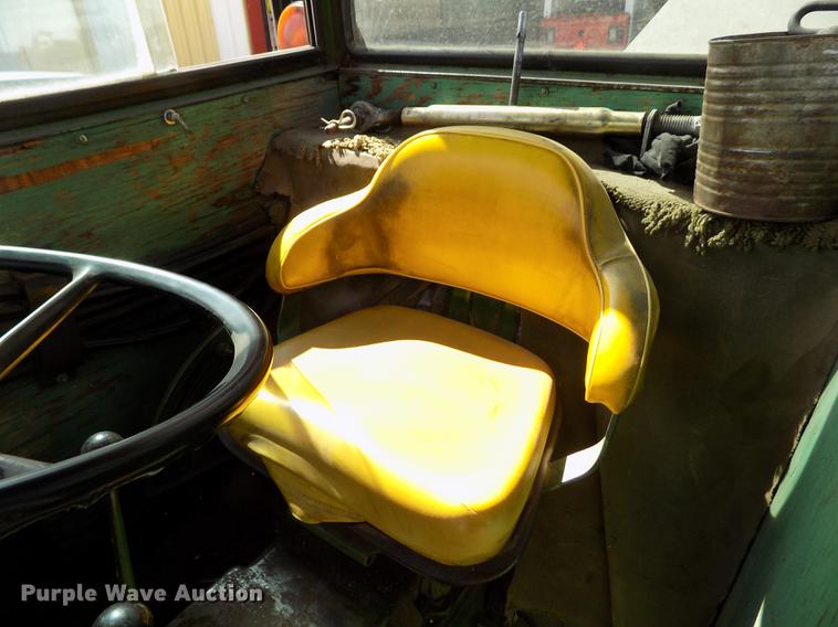 image for item ER9185 John Deere 1020 tractor