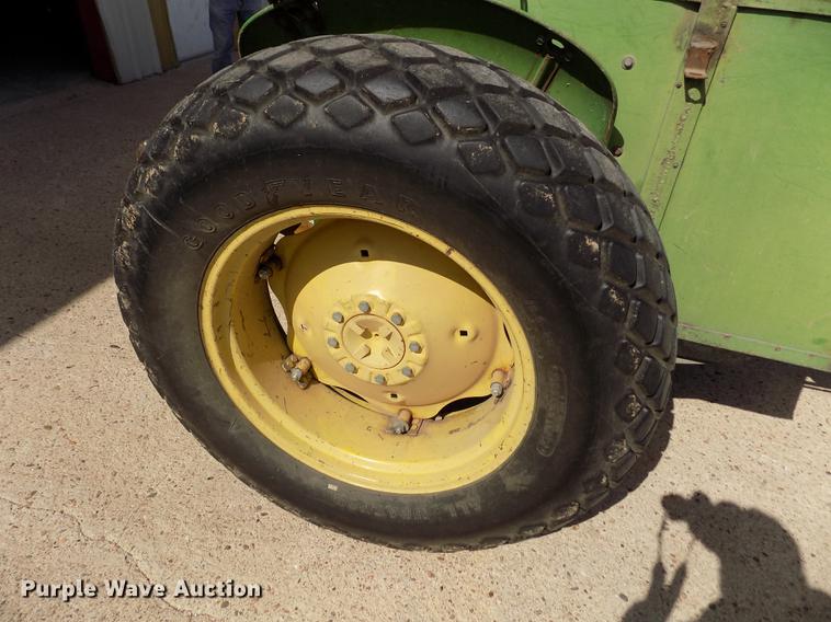 image for item ER9185 John Deere 1020 tractor