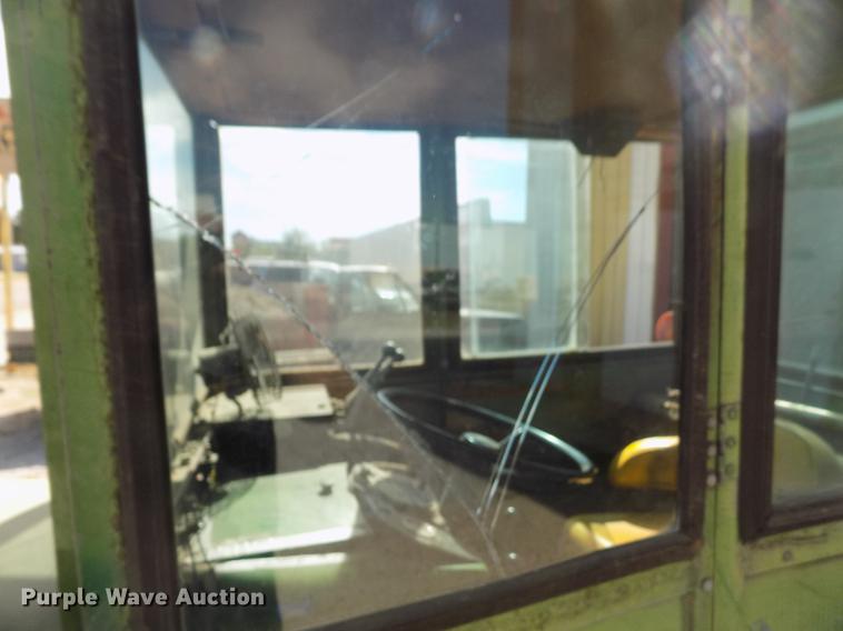 image for item ER9185 John Deere 1020 tractor