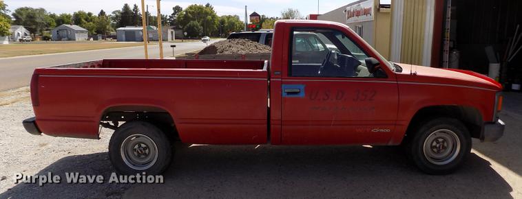 image for item ER9186 1991 Chevrolet Cheyenne 1500 pickup truck