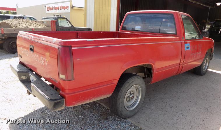 image for item ER9186 1991 Chevrolet Cheyenne 1500 pickup truck