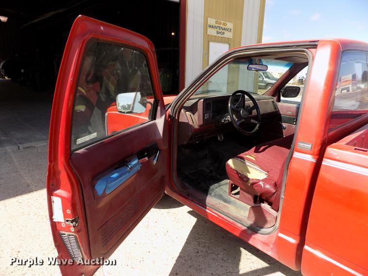 image for item ER9186 1991 Chevrolet Cheyenne 1500 pickup truck