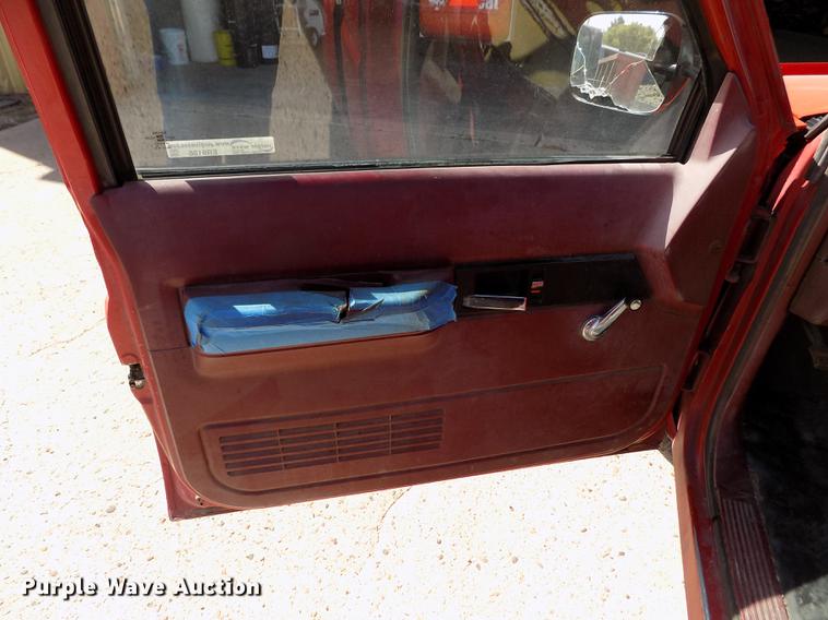 image for item ER9186 1991 Chevrolet Cheyenne 1500 pickup truck