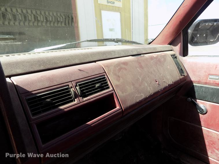 image for item ER9186 1991 Chevrolet Cheyenne 1500 pickup truck