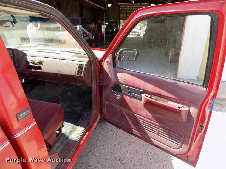 image for item ER9186 1991 Chevrolet Cheyenne 1500 pickup truck