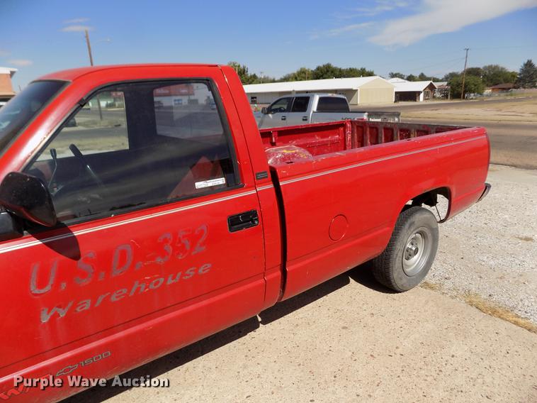 image for item ER9186 1991 Chevrolet Cheyenne 1500 pickup truck