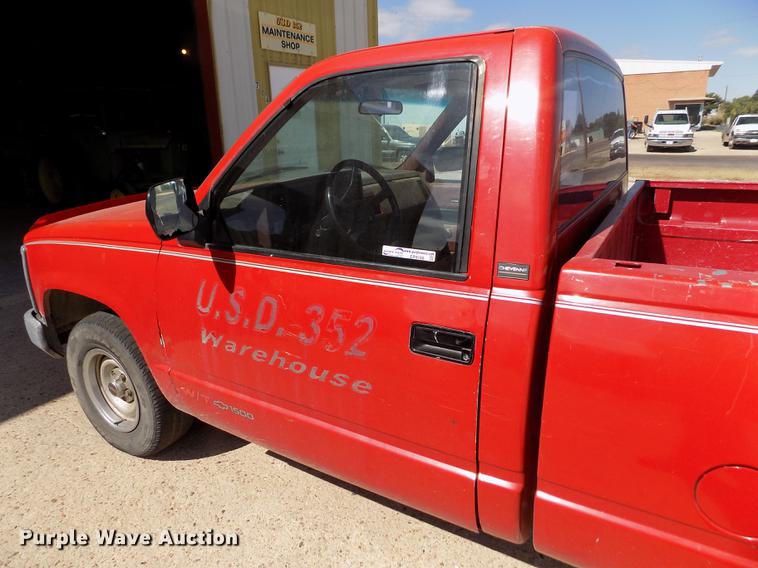 image for item ER9186 1991 Chevrolet Cheyenne 1500 pickup truck