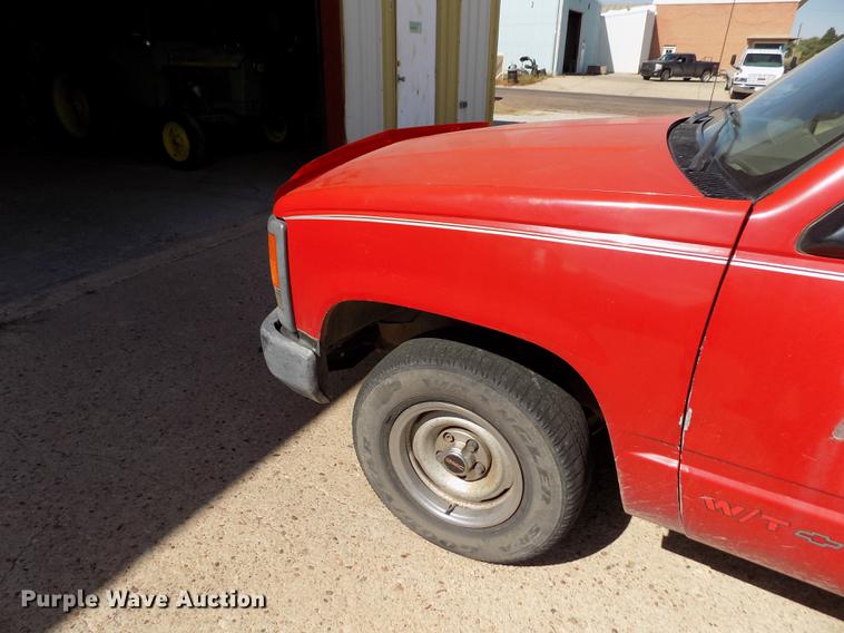 image for item ER9186 1991 Chevrolet Cheyenne 1500 pickup truck
