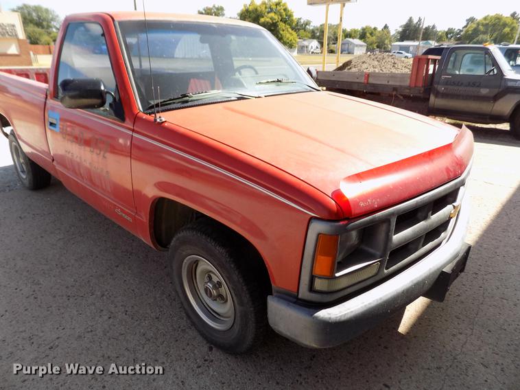 image for item ER9186 1991 Chevrolet Cheyenne 1500 pickup truck