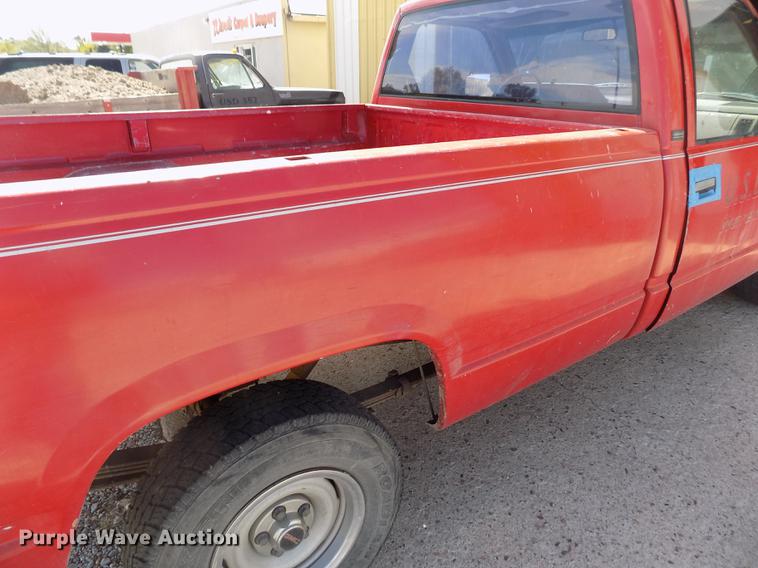 image for item ER9186 1991 Chevrolet Cheyenne 1500 pickup truck