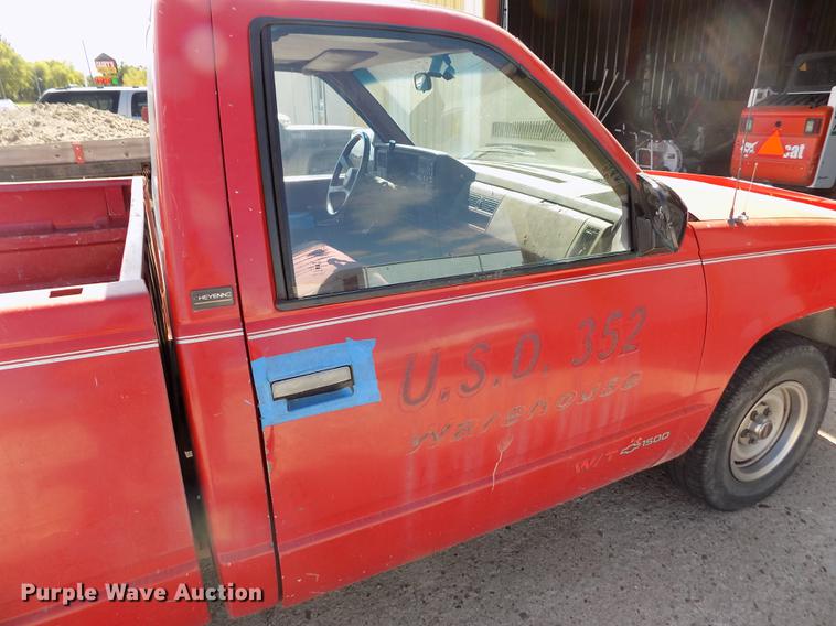 image for item ER9186 1991 Chevrolet Cheyenne 1500 pickup truck