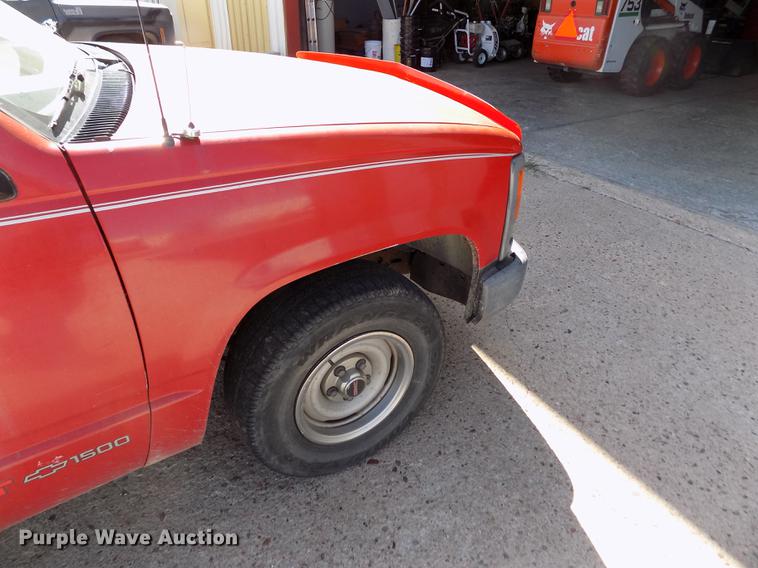 image for item ER9186 1991 Chevrolet Cheyenne 1500 pickup truck