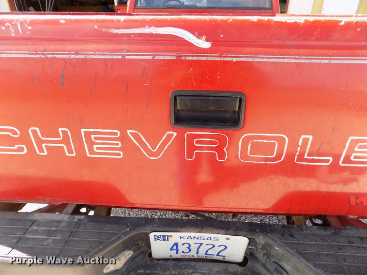 image for item ER9186 1991 Chevrolet Cheyenne 1500 pickup truck