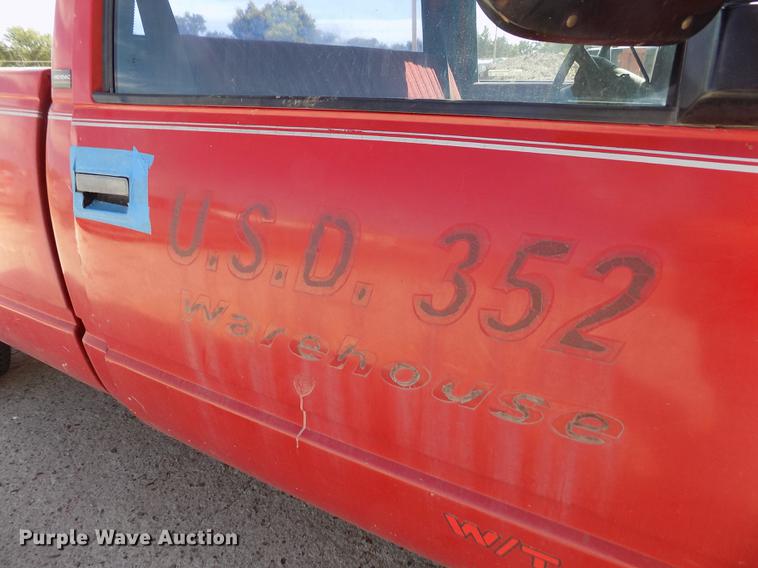image for item ER9186 1991 Chevrolet Cheyenne 1500 pickup truck