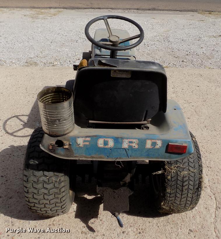 image for item ER9187 Ford LGT165 tractor