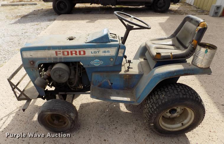 image for item ER9187 Ford LGT165 tractor