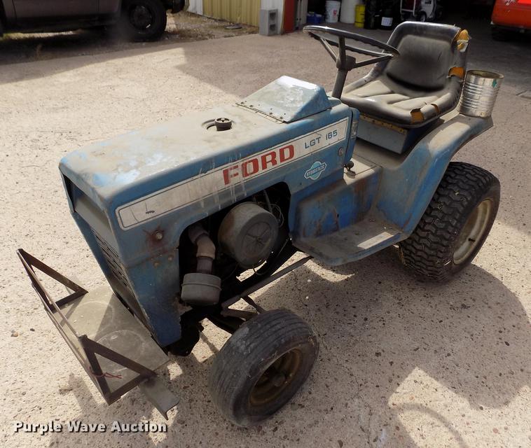 image for item ER9187 Ford LGT165 tractor