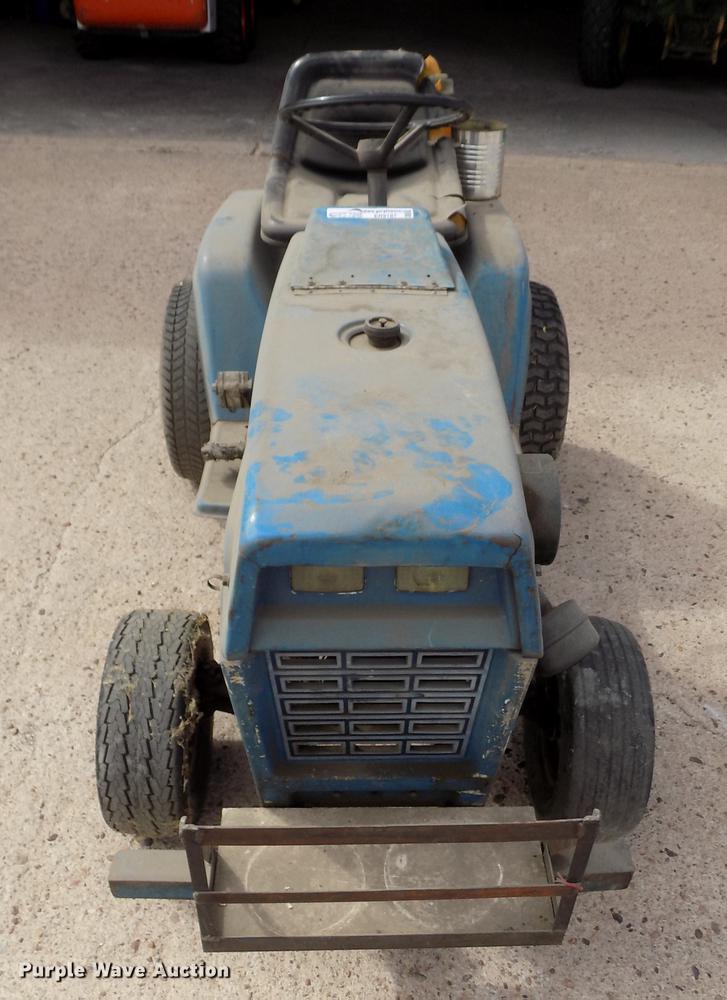 image for item ER9187 Ford LGT165 tractor