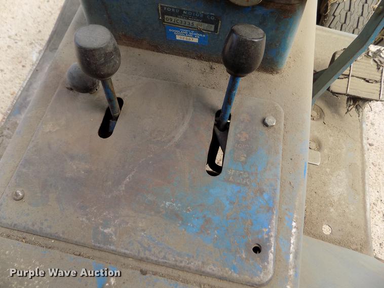 image for item ER9187 Ford LGT165 tractor