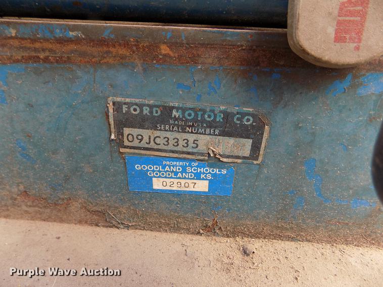 image for item ER9187 Ford LGT165 tractor