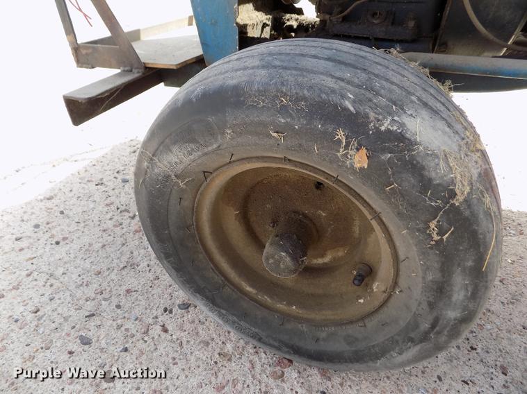 image for item ER9187 Ford LGT165 tractor