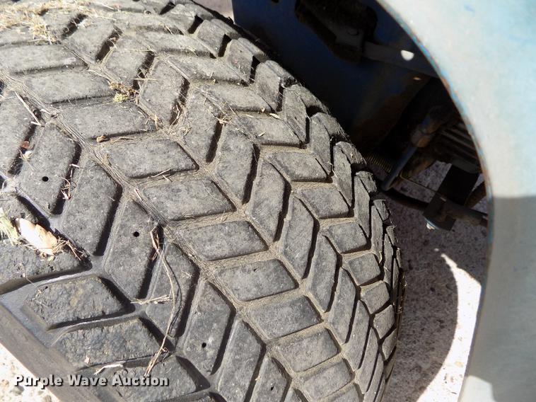 image for item ER9187 Ford LGT165 tractor