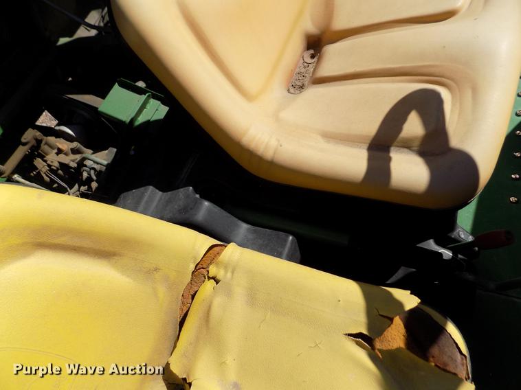 image for item ER9191 1995 John Deere 4X2 Gator utility vehicle