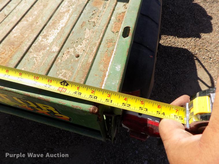 image for item ER9191 1995 John Deere 4X2 Gator utility vehicle