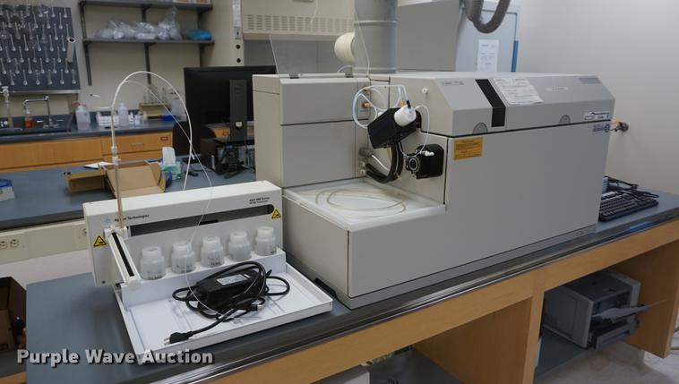 image for item ES9984 Agilent 7500 Series ICP-MS lab testing machine