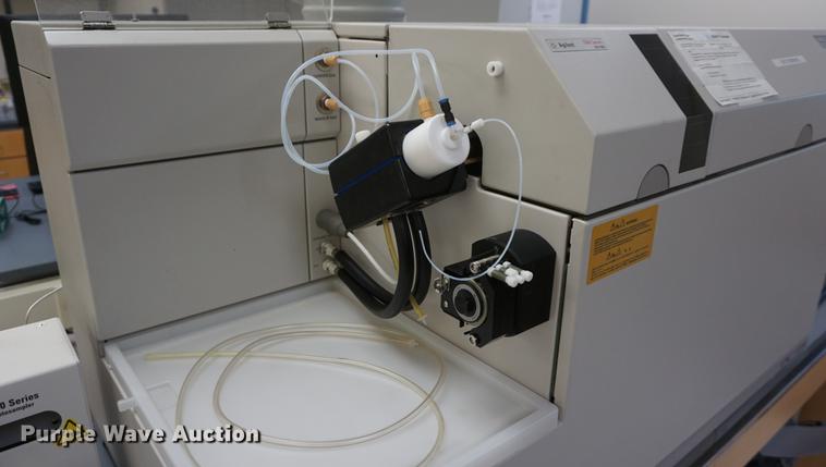 image for item ES9984 Agilent 7500 Series ICP-MS lab testing machine