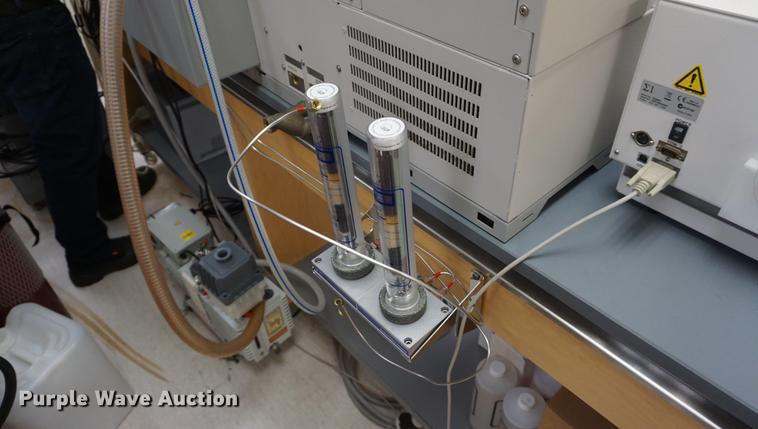 image for item ES9984 Agilent 7500 Series ICP-MS lab testing machine