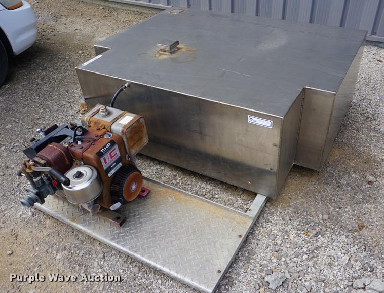 image for item EU9070 250 gallon stainless steel tank