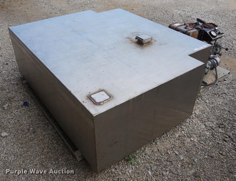 image for item EU9070 250 gallon stainless steel tank