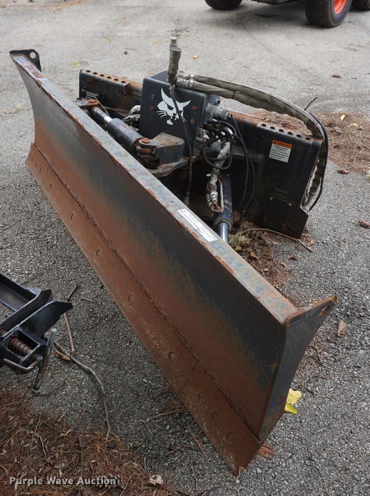 Bobcat skid steer dozer blade in Overland Park, KS Item EU9075 sold
