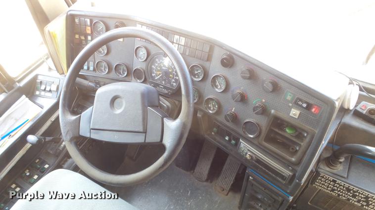 image for item EX9246 1993 Prevost H3-40 coach bus