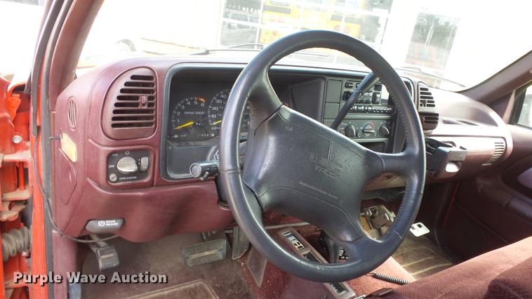 image for item EX9248 1996 Chevrolet Suburban 1500 SUV