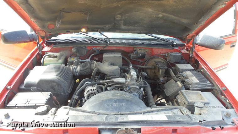 image for item EX9248 1996 Chevrolet Suburban 1500 SUV