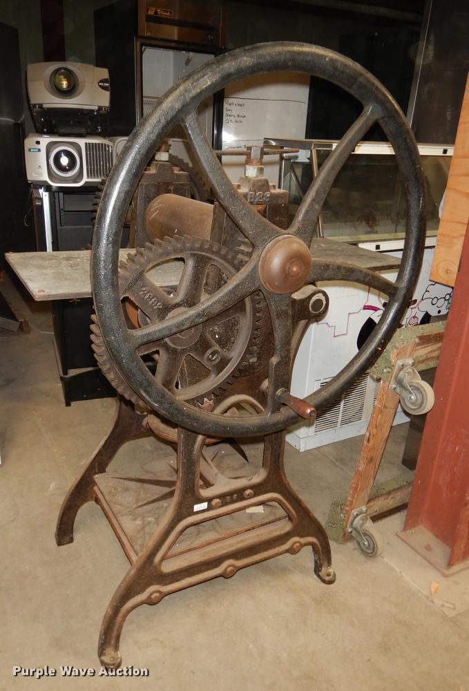 image for item FC9376 Rolling press