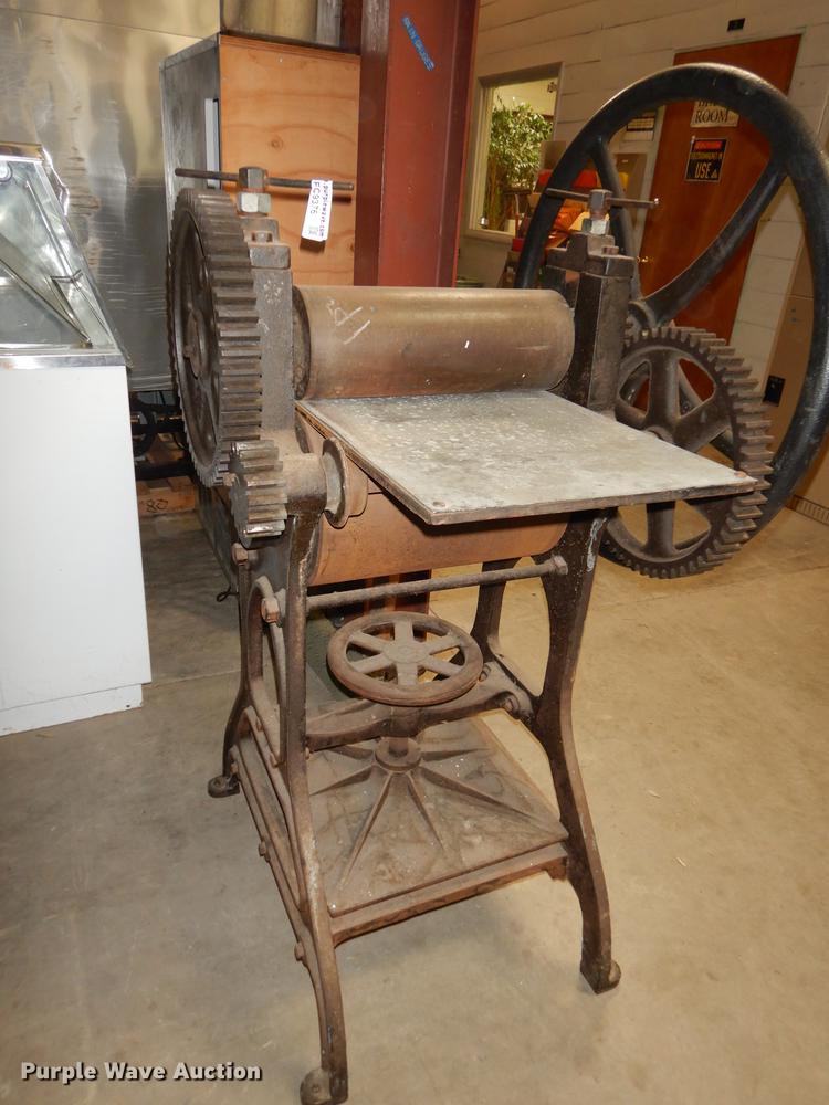 image for item FC9376 Rolling press