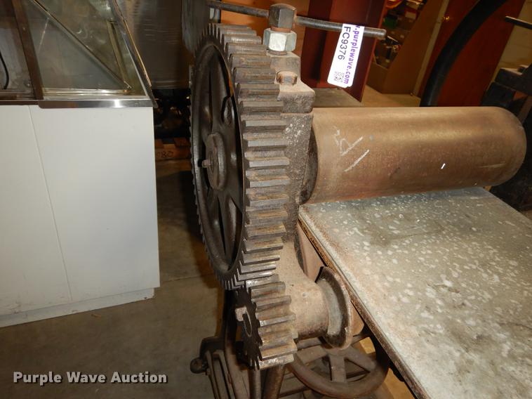 image for item FC9376 Rolling press