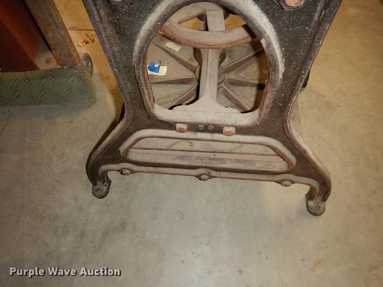 image for item FC9376 Rolling press