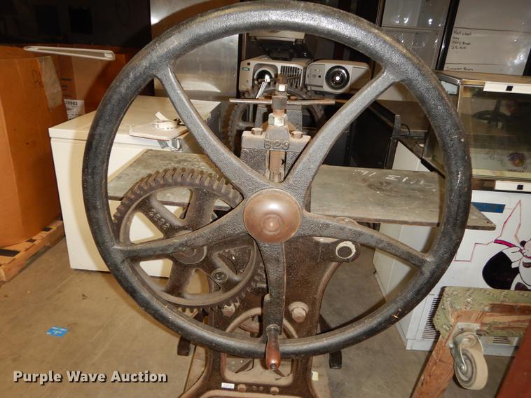 image for item FC9376 Rolling press