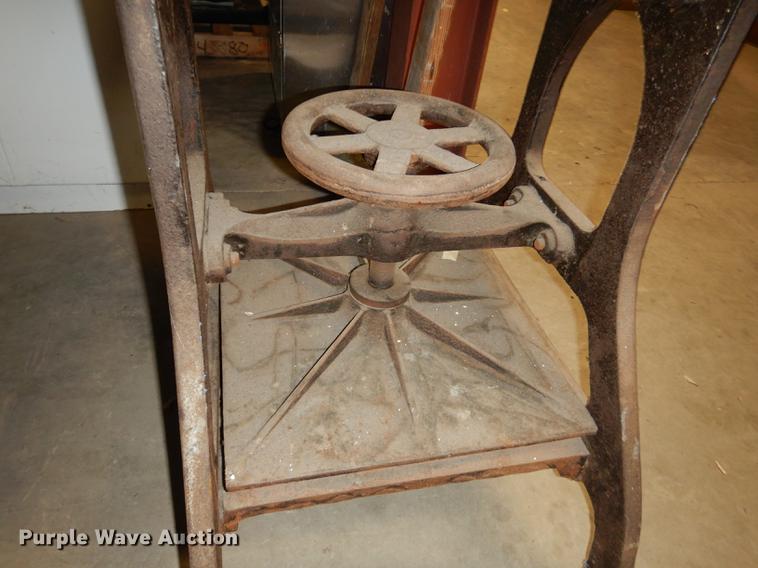 image for item FC9376 Rolling press