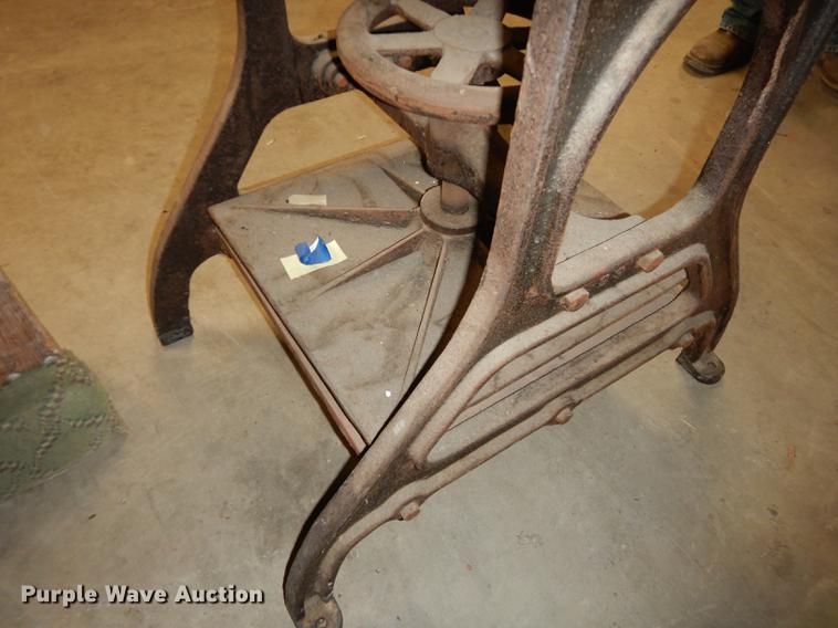 image for item FC9376 Rolling press