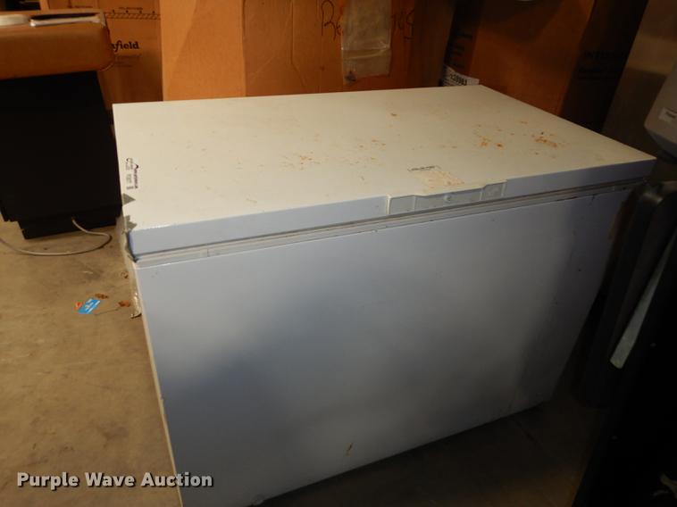 image for item FC9377 Whirlpool chest freezer
